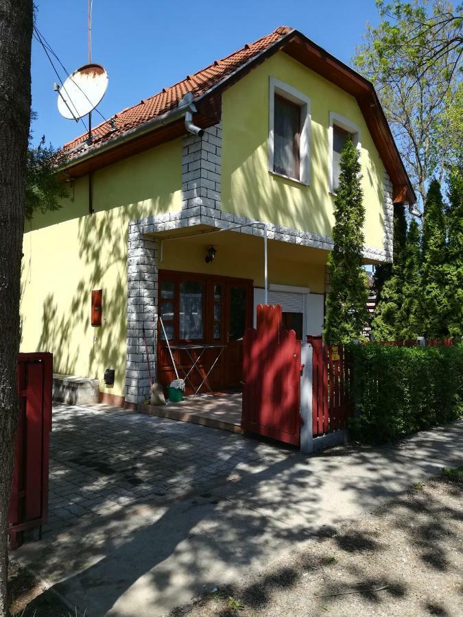 Edu Apartman Hajdúszoboszló Exterior foto